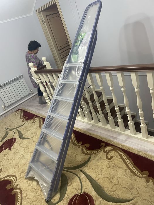 Стальная стремянка.