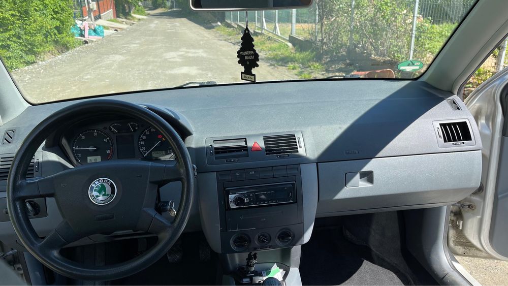 SKODA Fabia 2002 — imagine 3
