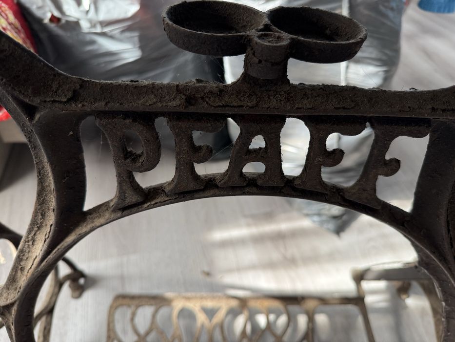 Masina de cusut pfaff