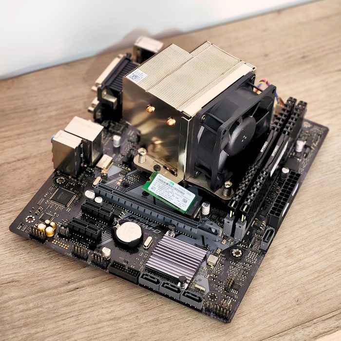 Kit i3 8100 + Asus Prime H310M-D + 16GB RAM Corsair 3000Mhz + SSD 256GB