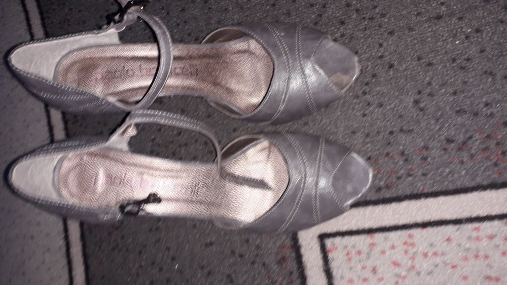 Официални обувки на висок ток