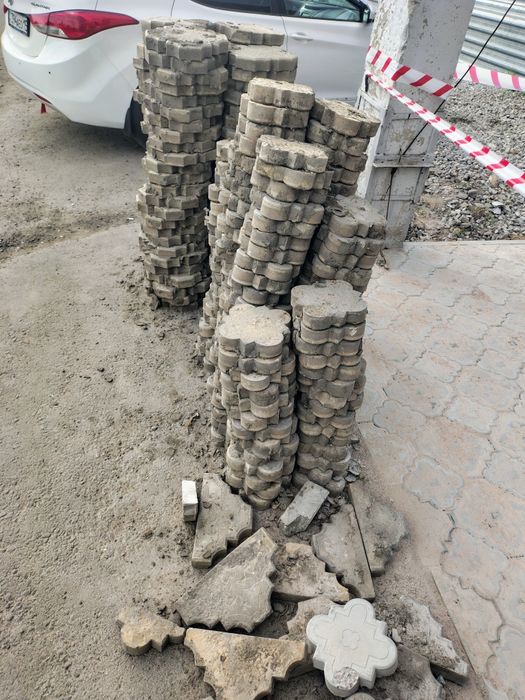 Продам брусчастку клевер б/у