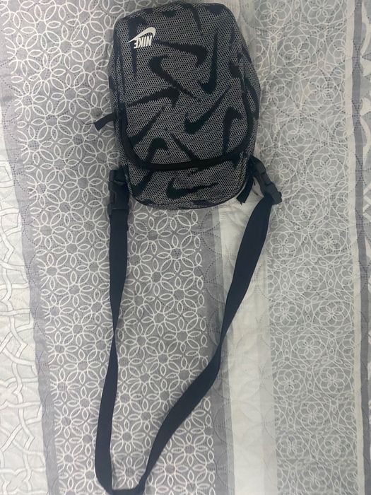 Оригинална чанта на nike