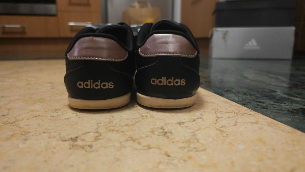 Дамски маратонки Adidas 37