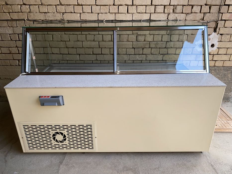 Продается Витринный Холодильник