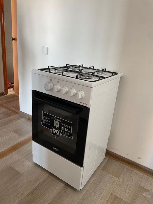 Продам газовую плиту