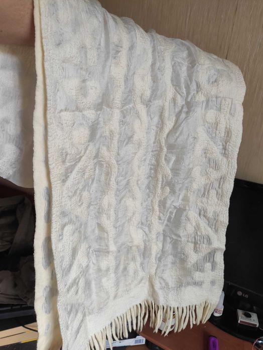 Шарф валяный из шерсти и шелка. Новый.