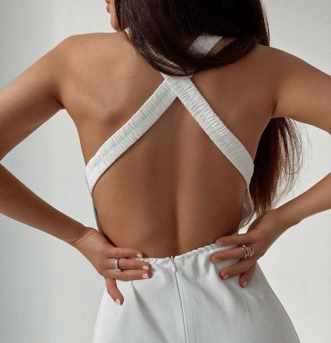 Rochie cu spate decupat din in Zara summer edition