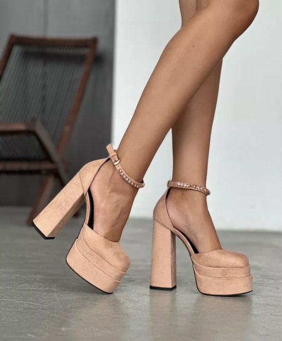 Туфли на квадратном каблуке