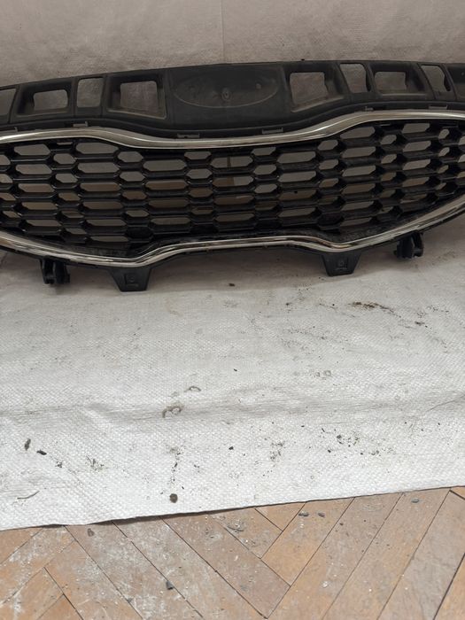 Оригинална решетка Киа Сийд Kia Ceed