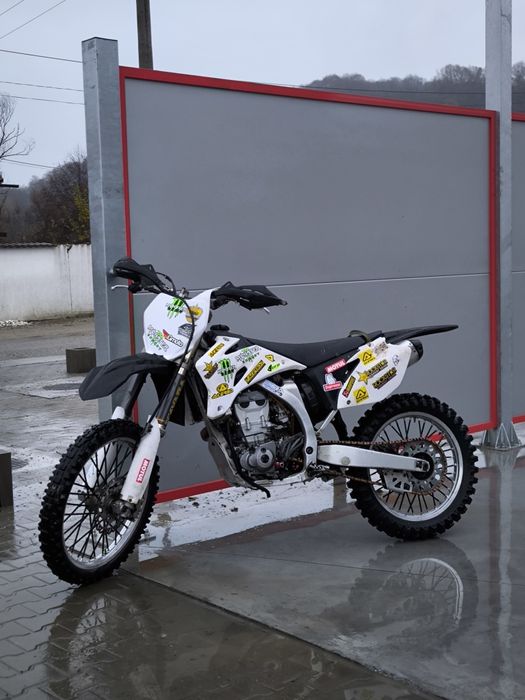 Vând sau schimb Yamaha yz 450f