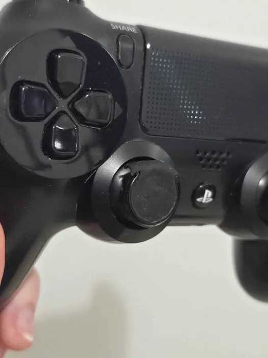 PlayStation 4 Original 500GB cu doua controrele / Consola PS4 FOR SALE
