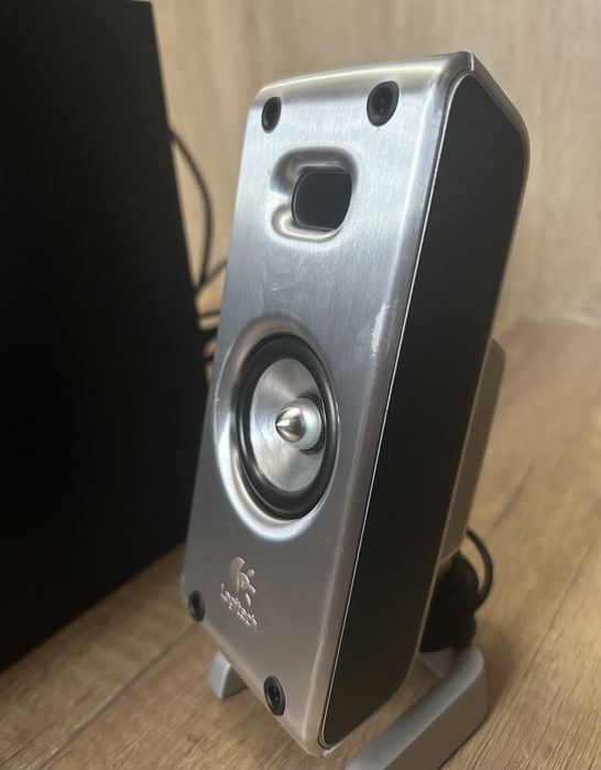Мощна 2.1 аудио система Logitech Z3 – 40W RMS (Дървен субуфер)