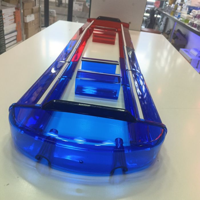 Migalka uchun ko'k qizil shishalari bor