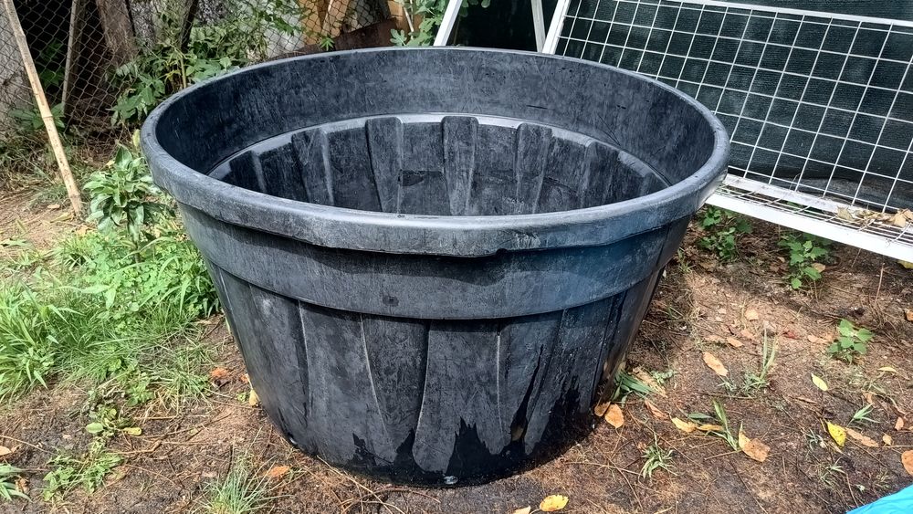 Vând ghiveci mare pentru plante mari 500 litri