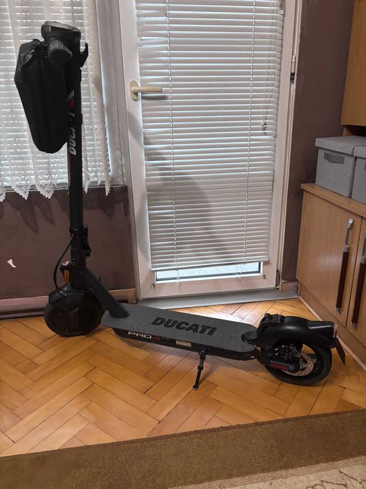 Тротинетка Ducati pro 2 plus + подарък каска и очила