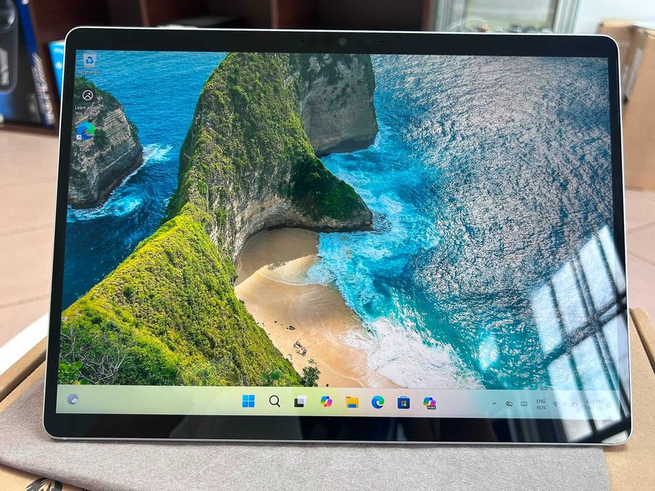 Microsoft Surface Pro 9 5G 512GB SSD 8GB RAM Ca Nou Garantie