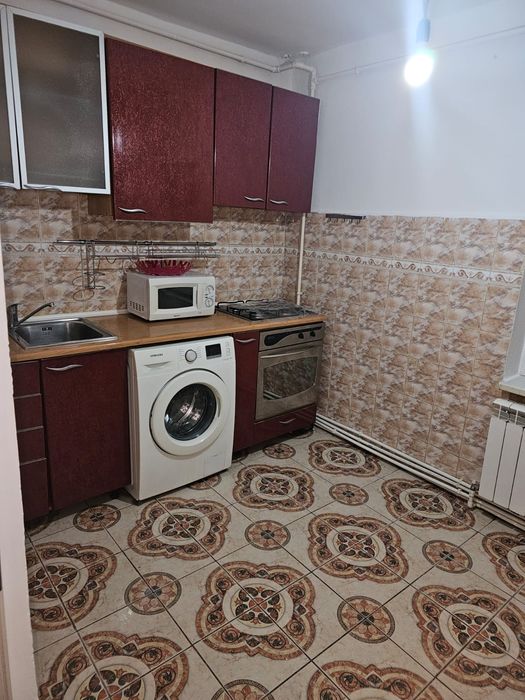 Inchiriez apartament 2 cam.Centru Bacau