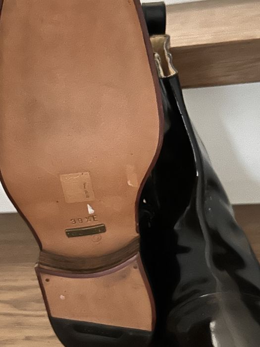 Продам сапоги кожанные лаковые