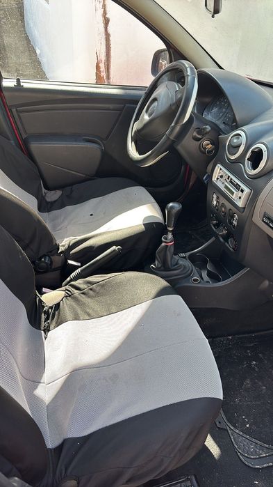 2 buc 1750 € dacia sandero benzina și GPL