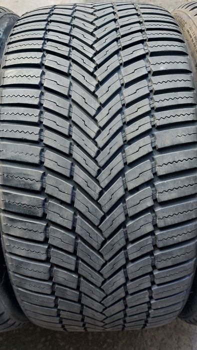 Всесезонни гуми 235/35/19 Bridgestone 4 броя