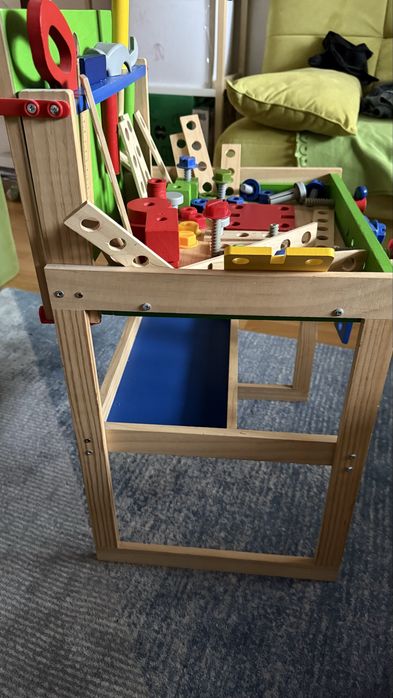 Banc de lucru cu unelte si scule, totul din lemn, set complet .
