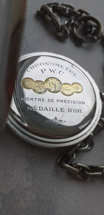 Ceas antic de buzunar din argint.Fabricat in Elvetia.