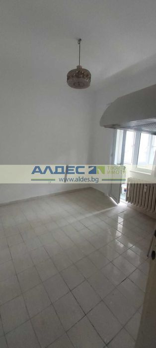 Продава се Тристаен апартамент в София, Център - 70 кв.м за 4215 €/кв.м - Снимка #3