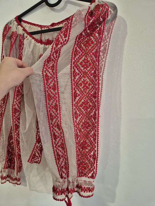 Ie traditionala cu margele