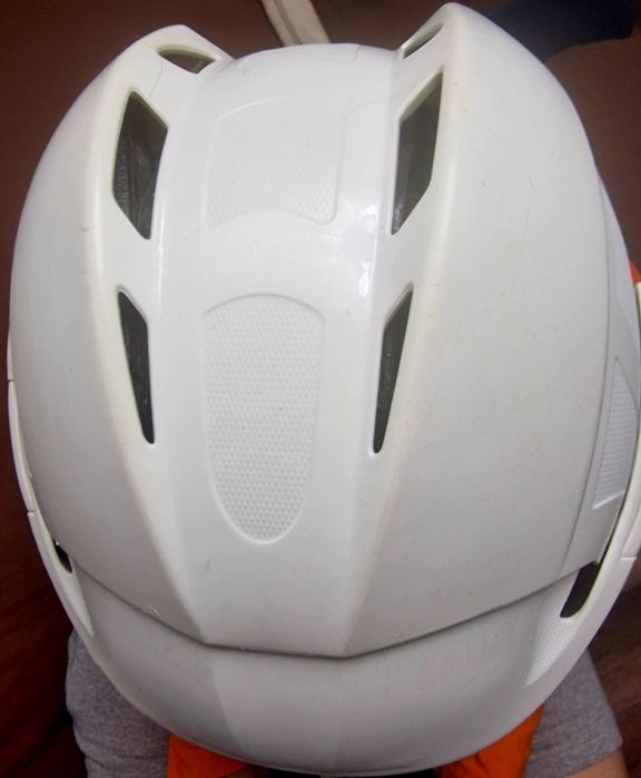 Продам хоккейный шлем "Reebok"