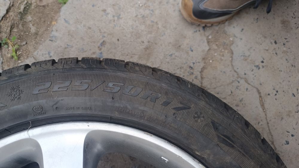 Продам резину зима Farroad