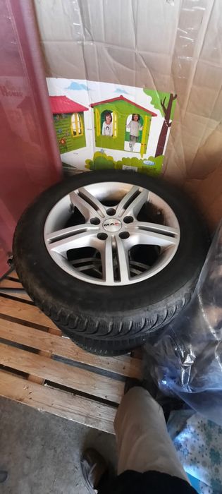 Vand roti cu cauciucuri de iarna