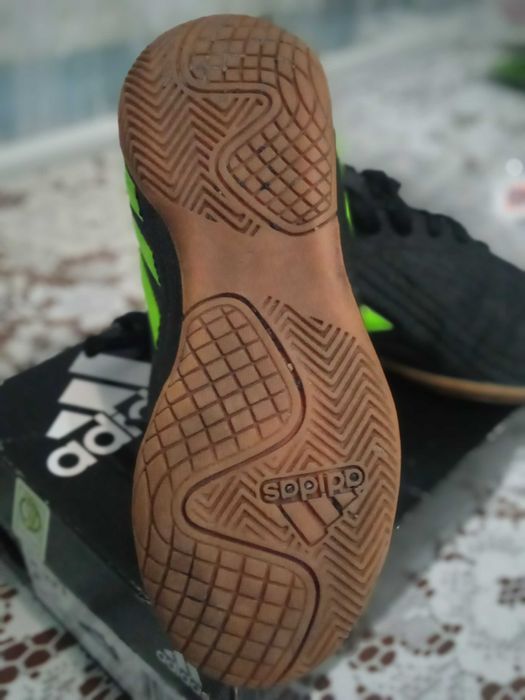 Детски футболни обувки адидас