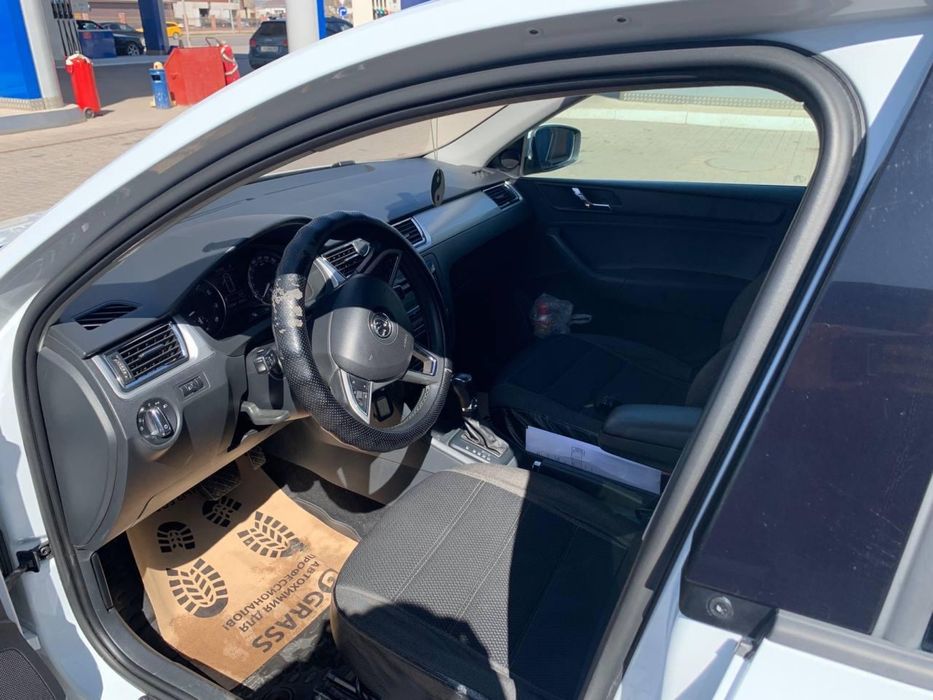 Срочно Продам авто Skoda Rapid