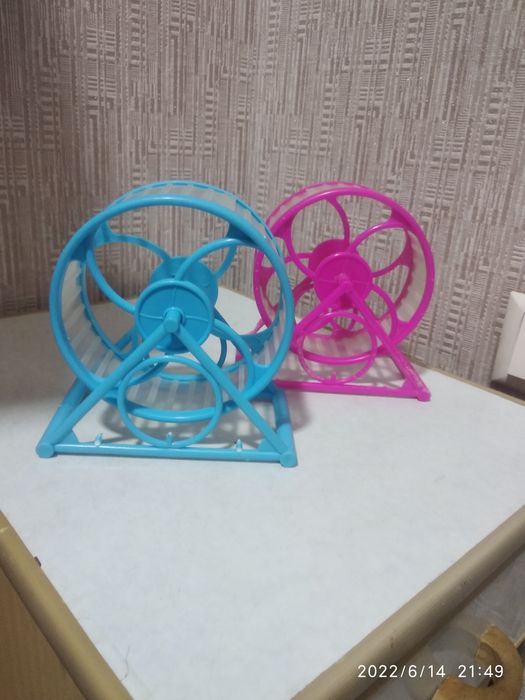 Колеса для хомячков,крыс,белок