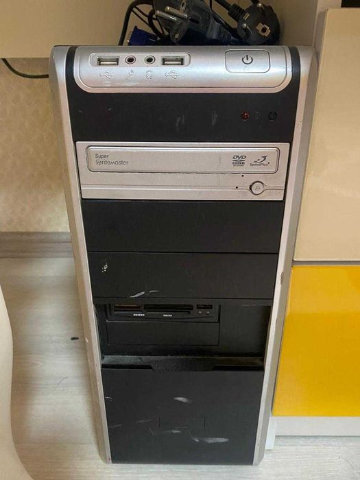 Продам настольный компьютер Самсунг.