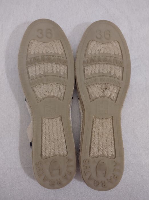 Нови еспадрили Alpargatus