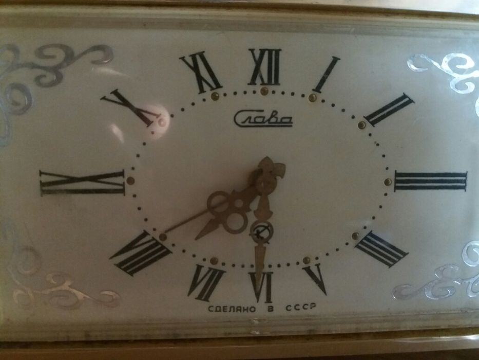 Часы будильник советские.