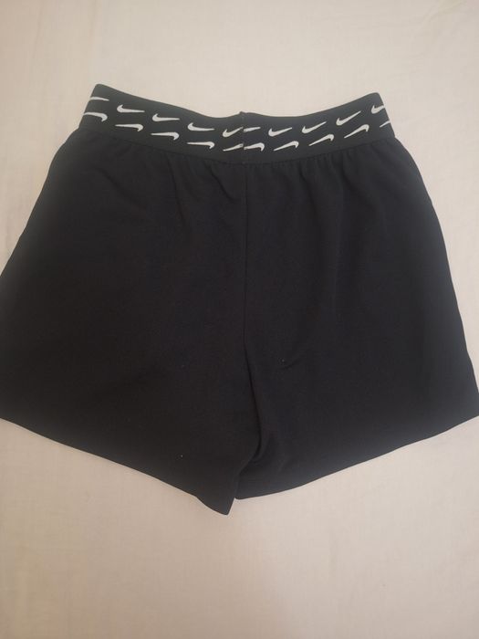 Къси панталонки Nike