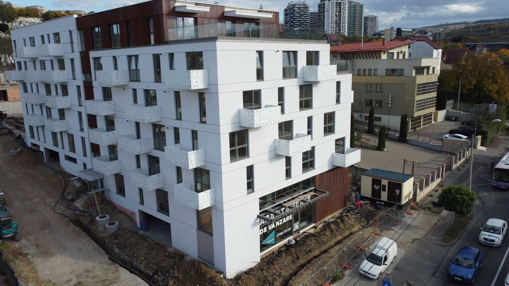 Apartament cu doua camere decomandate si gradina generoasa