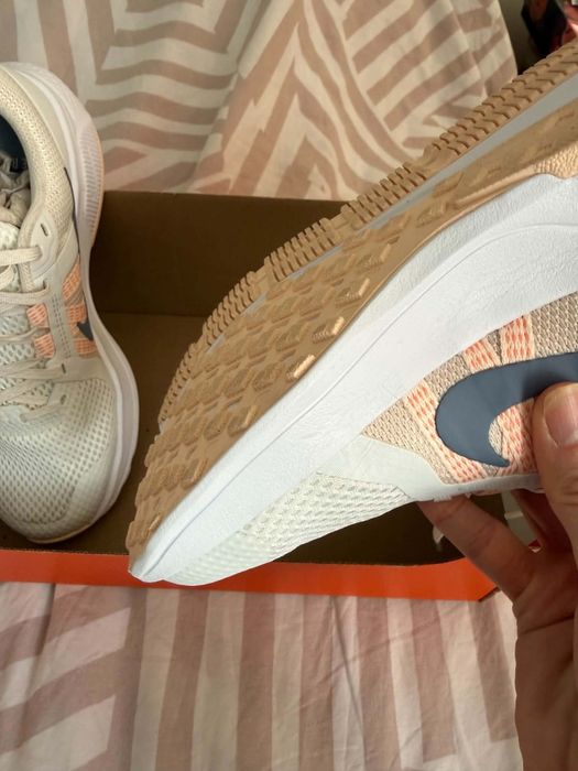 Обувки Nike Swift 2