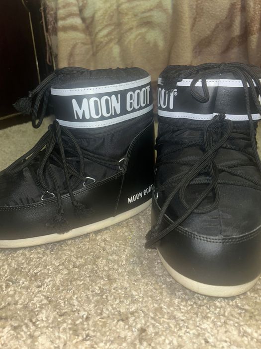 Moon boots de vanzare