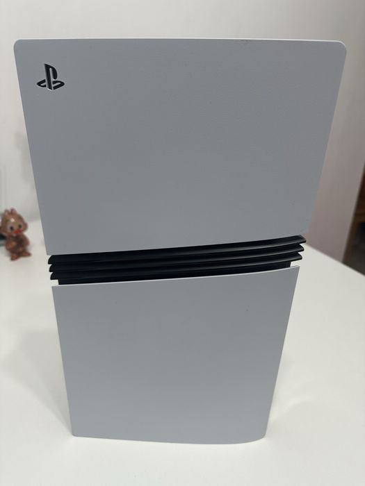 Playstation 5 Pro, Digital Edition, 2 Tb, utilizat