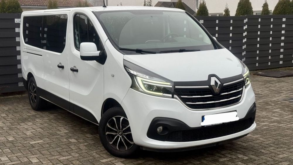 VAN-uri 9 locuri de închiriat – Fără șofer, simplu și rapid

Ai nevoie de o mașină spațioasă pentru transport persoane?
Oferim închiriere VAN 9 locuri