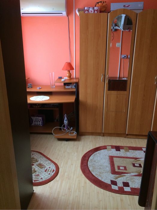 Inchiriez apartament zona 100