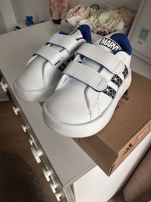 Нови маратонки Adidas детски
