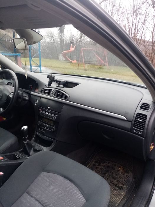 Masina este de vânzare