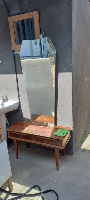 Вальер сотилади. Срочна