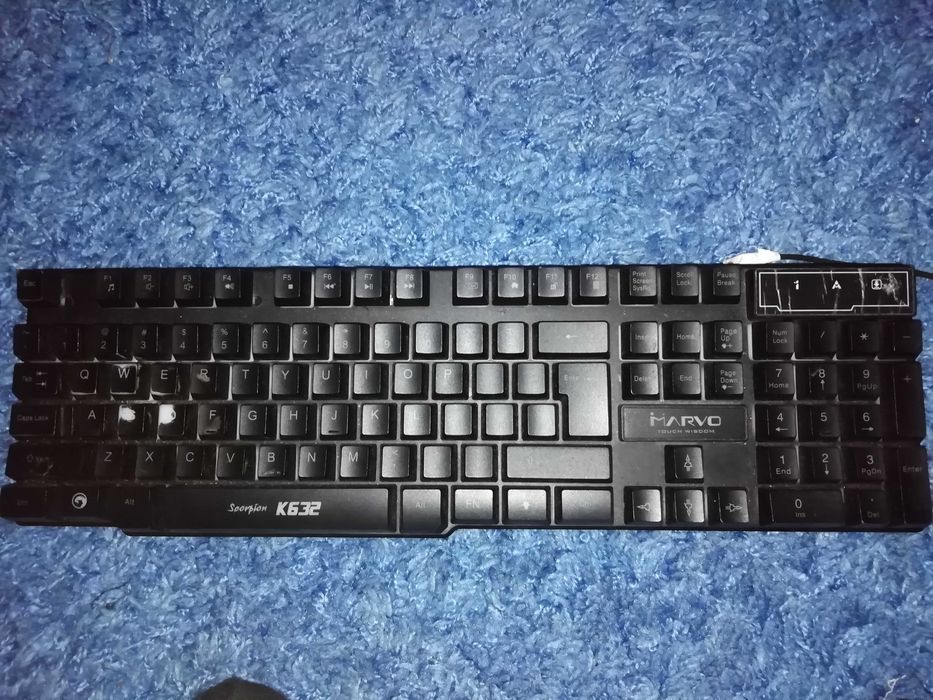 Tastatura gaming mecanică Marvo 100 %