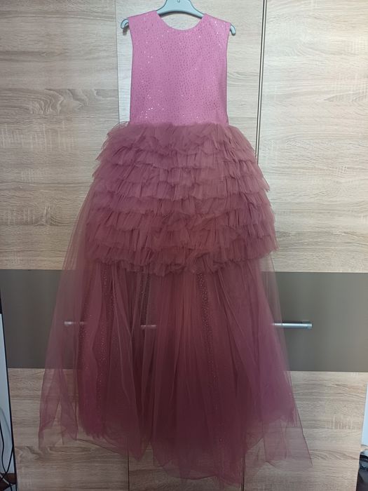 Rochie roz cu trena